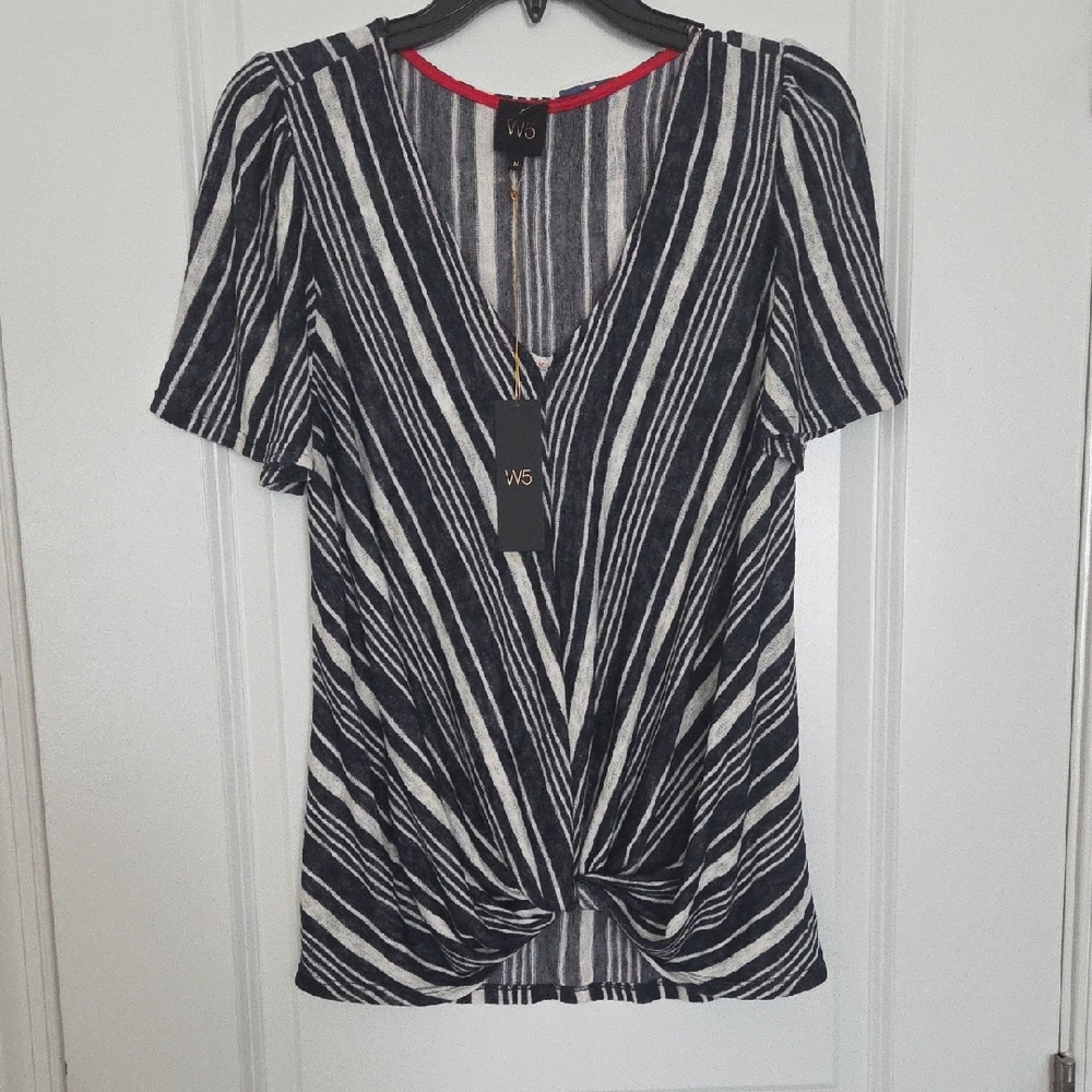 W5 Black and White V-Neck Twist Top